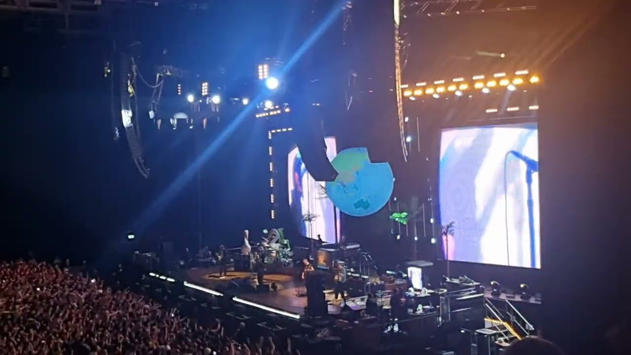 Slide Away - Liam Gallagher and Bonehead - 3Arena Dublin Monday 24th June 2024