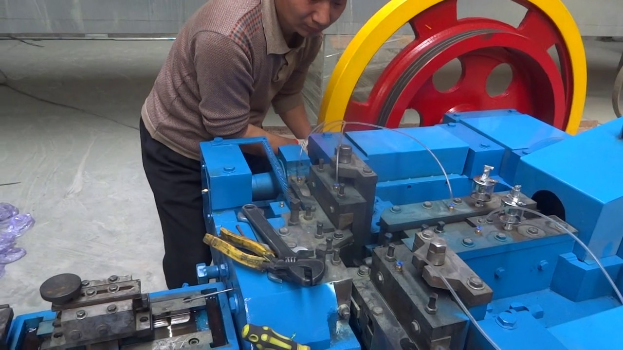 concrete comon steel Iron wire  nail making machine in kenya#machine #factory #wire nails making