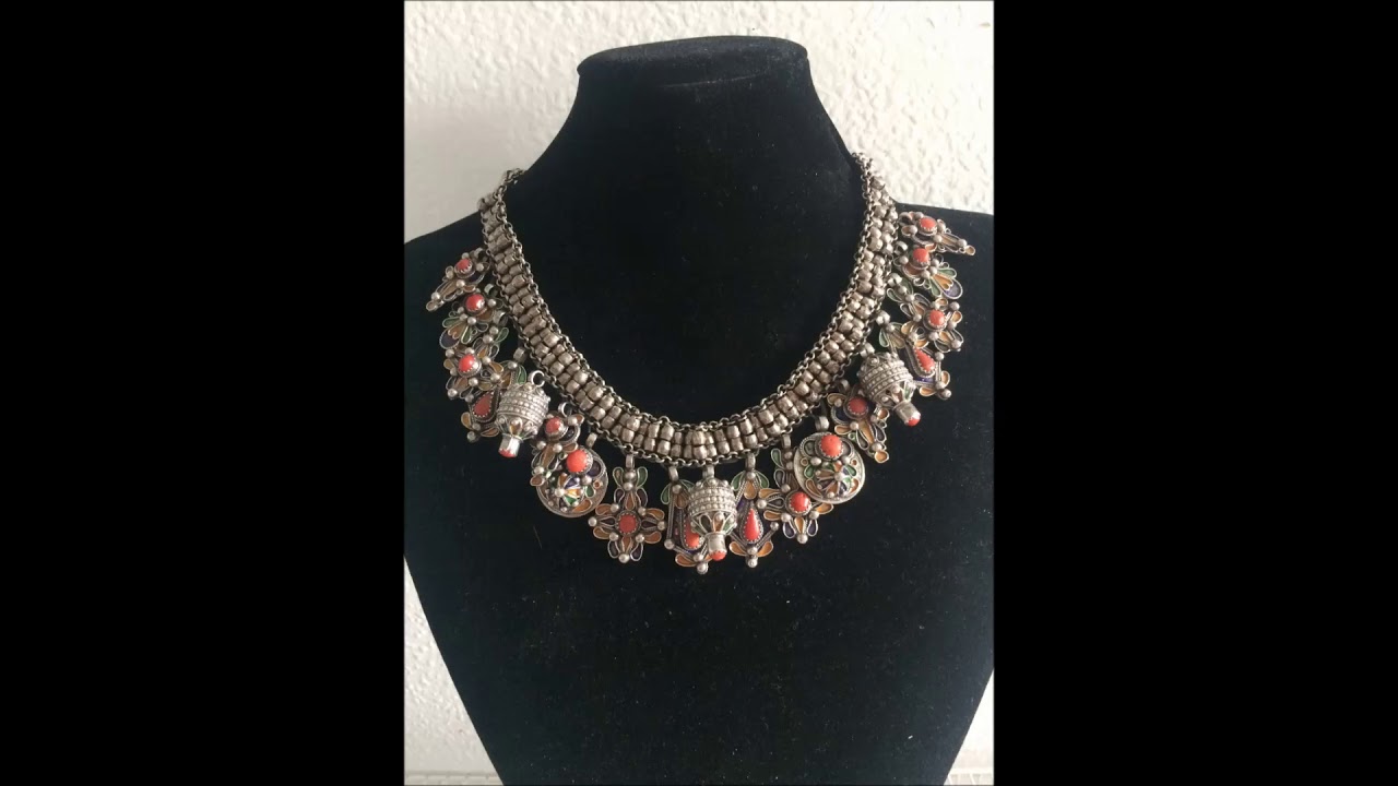 Handmade kabyle jewelry (BIJOUX KABYLE) with square bijoux silver