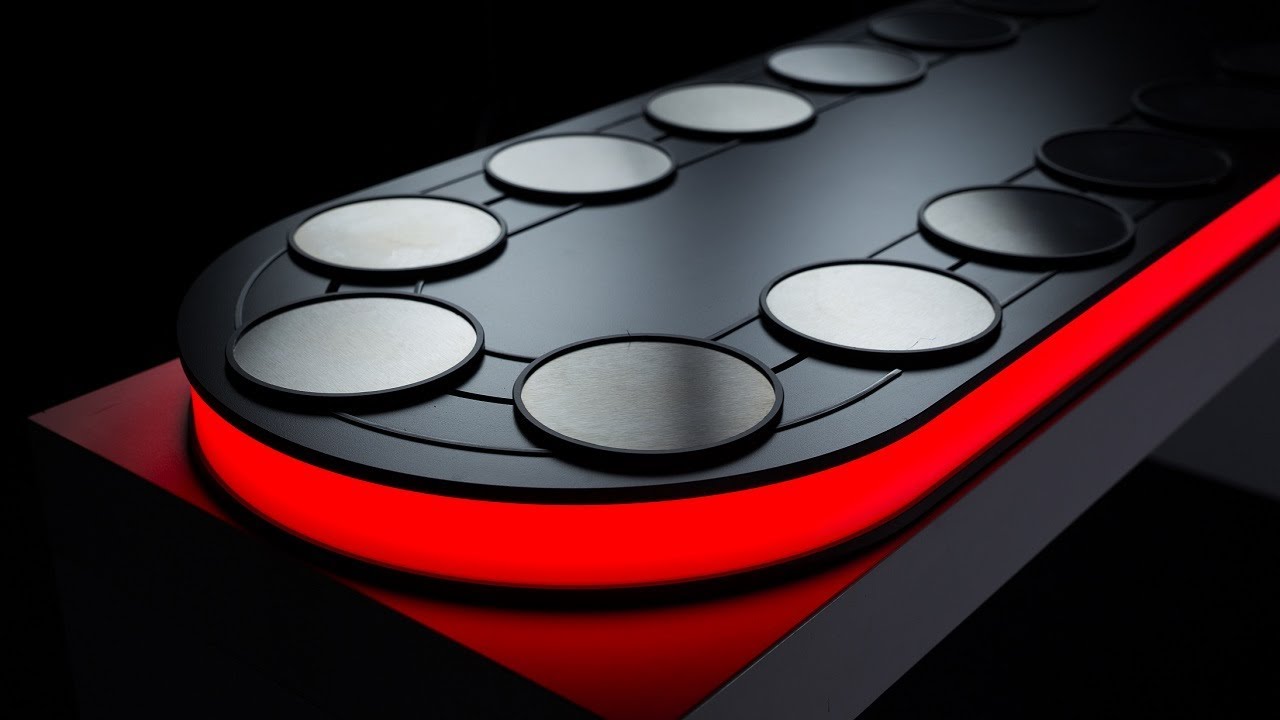Plug & Play designer display conveyor - Catwalker Compact | Pre-Motion