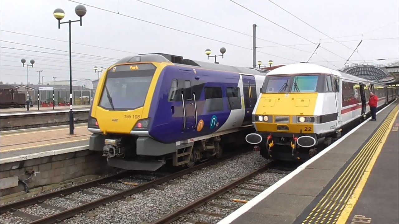 Trains at York (30/11/22)