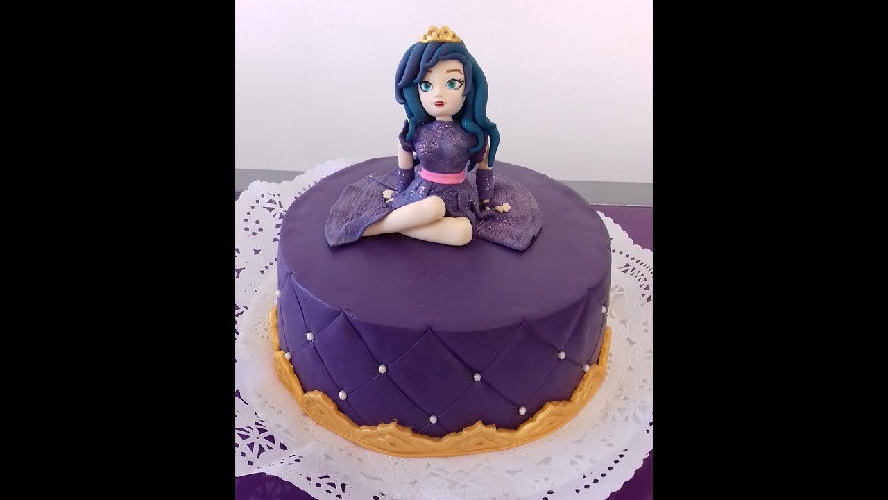 Modelado de muñeca en fondant. Los Descendientes. Descendants fondant doll.