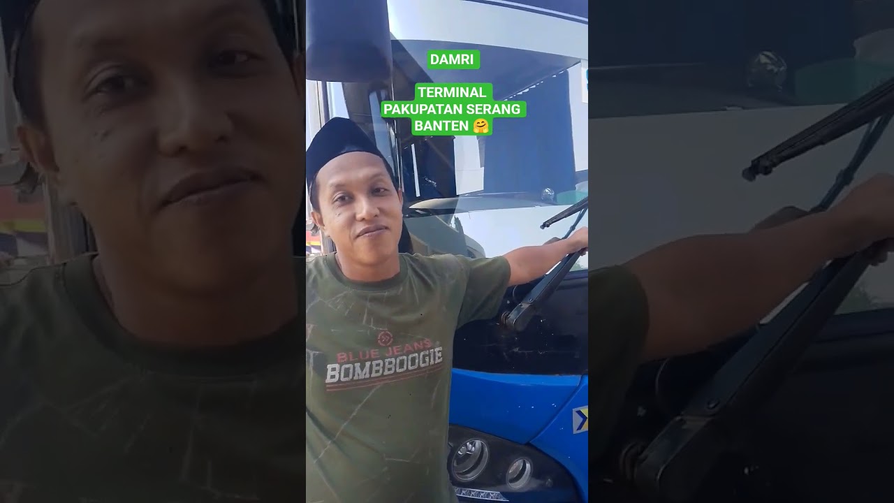 kedatangan bus Damri