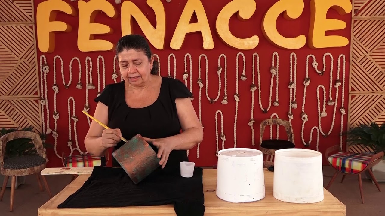 Abajur com Objetos Reciclados - Fenacce