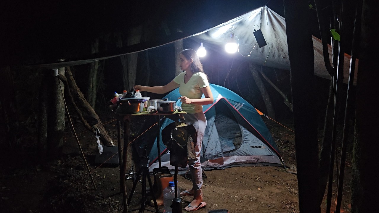 MONTAMOS acampamento teve CHUVA pescaria raiz  fiz FRANGO CAIPIRA NO ALMOÇO nossa NOVA BARRACA