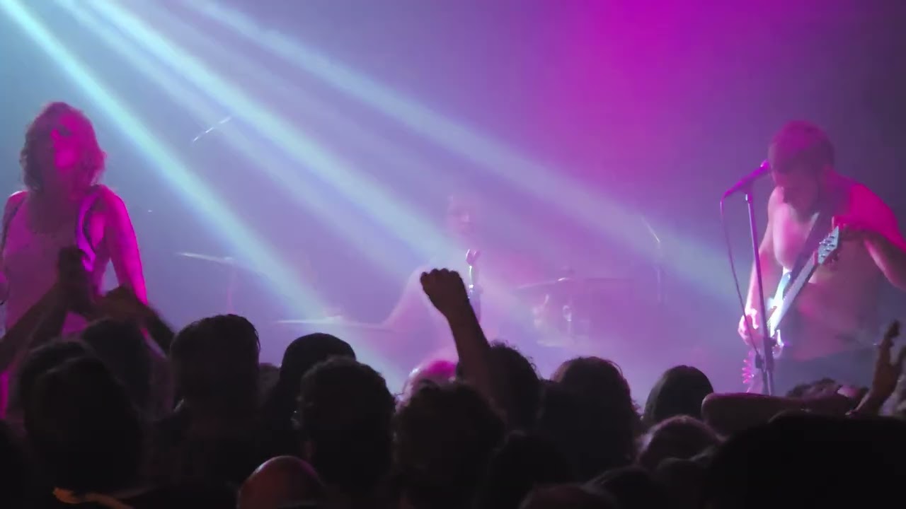 FRENZEE - Frenzy / What's Wrong With Me  live 26/2/26 at Shotkickers Melbourne  'Hyperactive Tour'