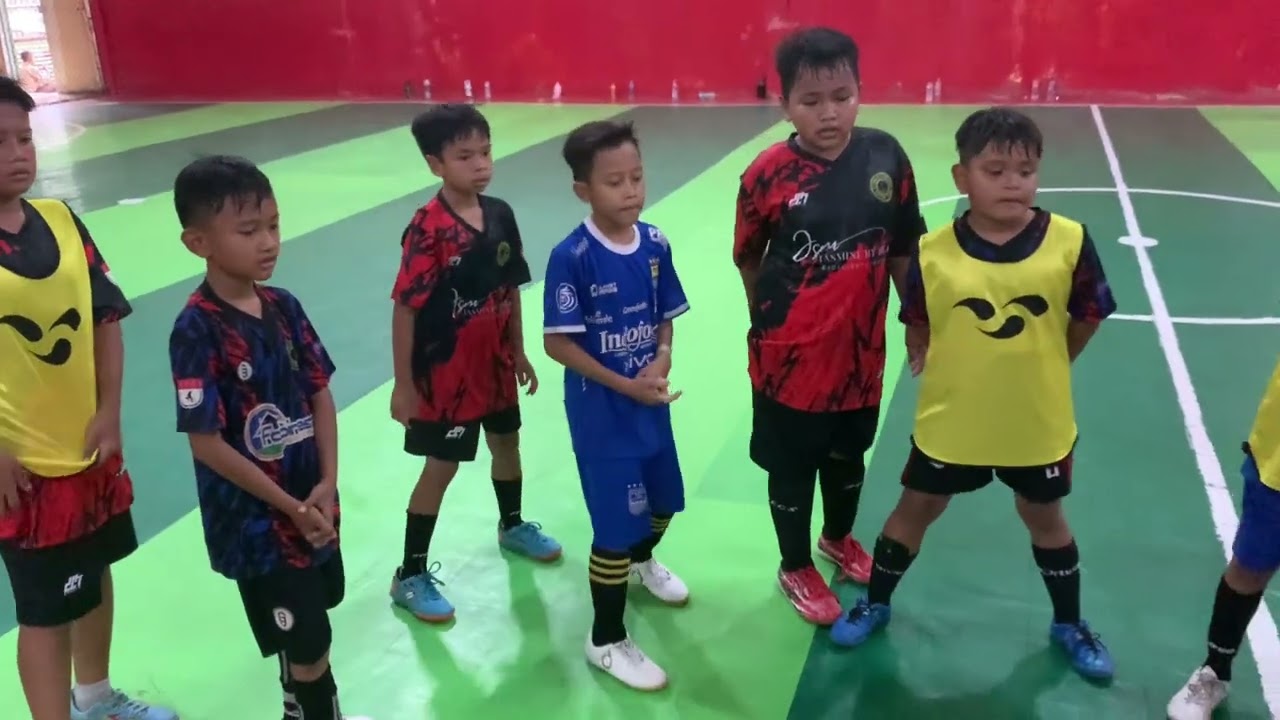 LATIHAN JUMAT SOREE #futsal #futsalkids 