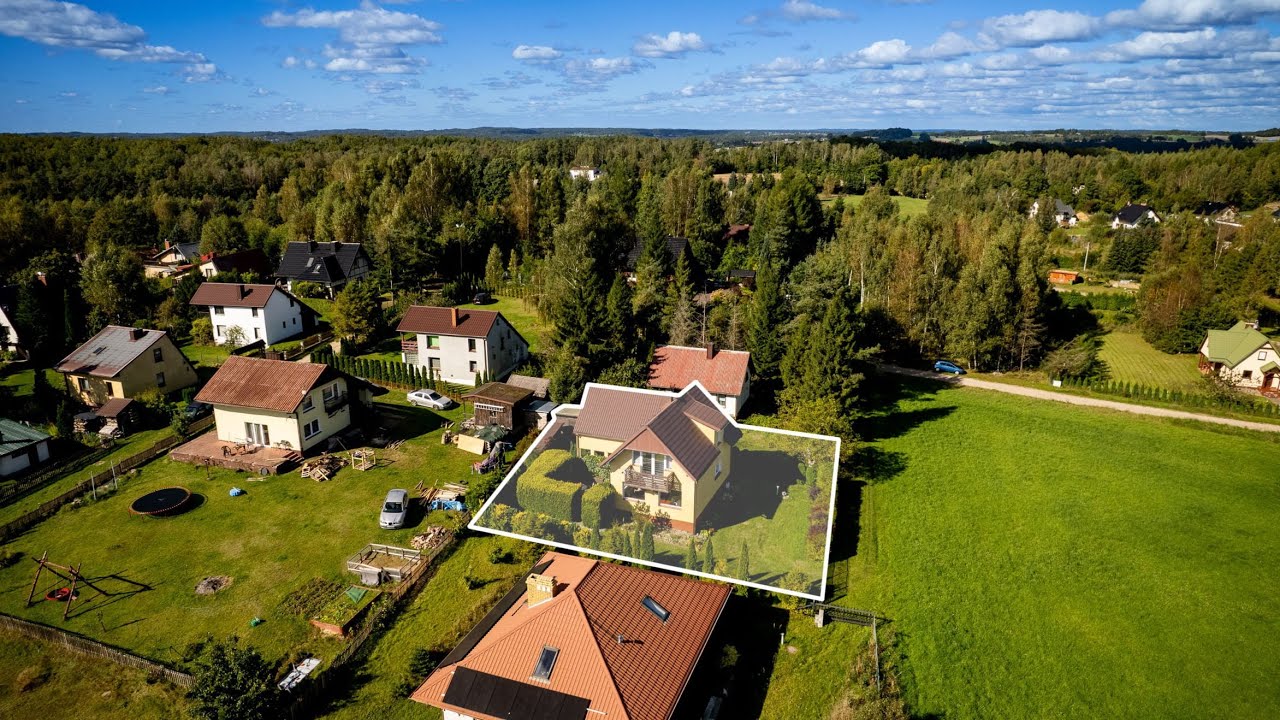 Urokliwy dom z ogrodem i kominkiem !