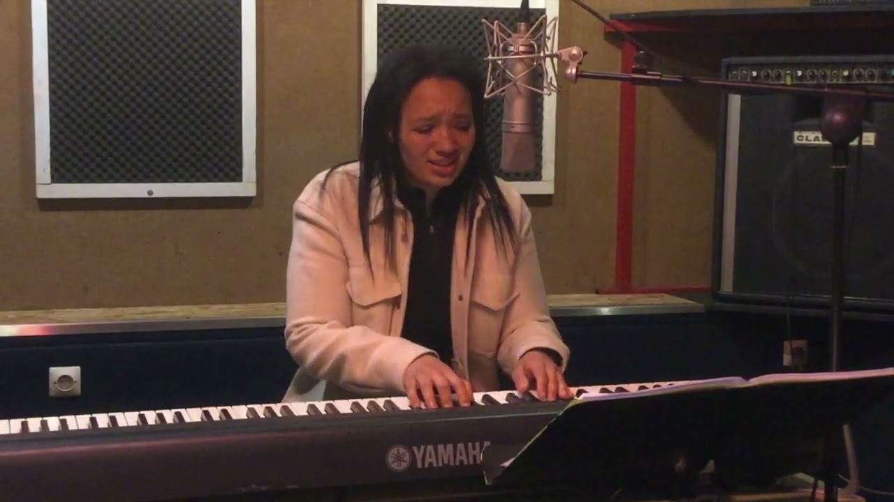 You broke me first - Tate McRae - Cover by Barbara Over the Moon 🌙