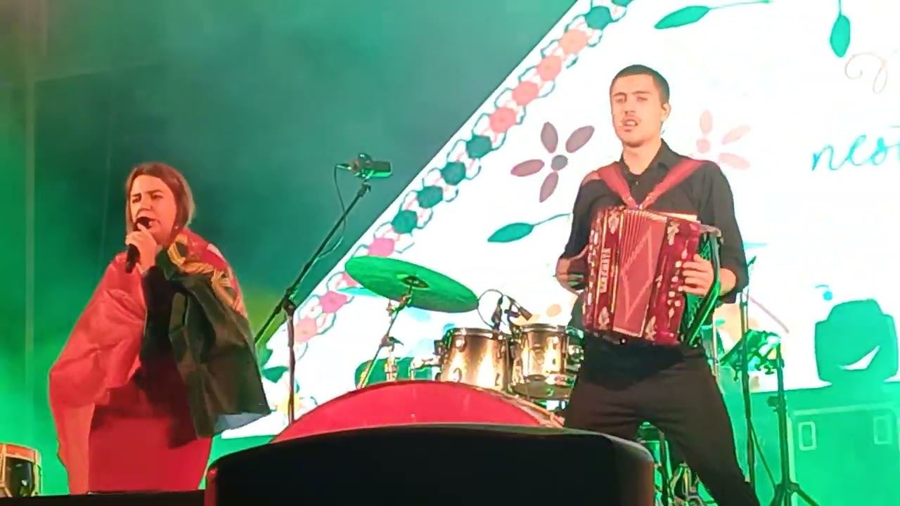 Cláudia Martins & Os Minhotos Marotos