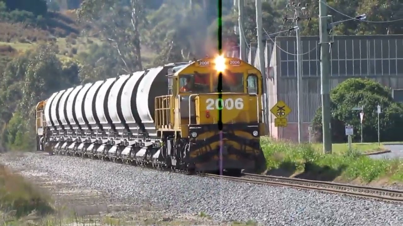 (Flashback) TasRail 2006 TR15 Cement train Stony Rise Road Quoiba 26/09/2018