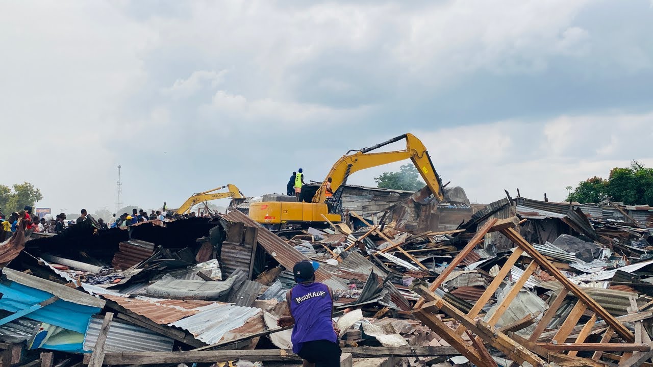 DEMOLITION À TP KAWELE LIMETE 6 ÈME RUE