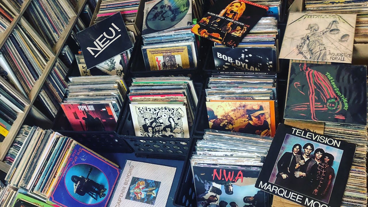 I Bought 1,000 Records in 24 hours! Amazing vinyl haul! Rare Psych, Mofi, Grunge, and Soul!