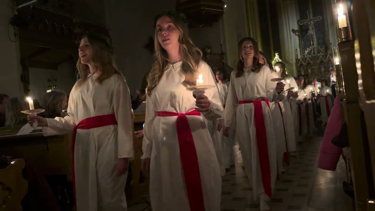 Celebrating Lucia in Sweden 🕯️✨ | Beautiful Church Tradition @NordicNatureBites 