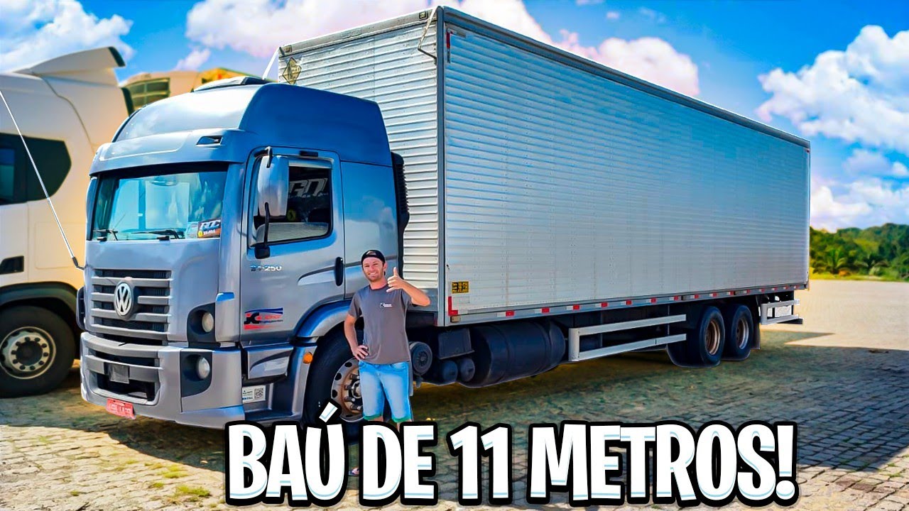 TRABALHA COM BAÚ DE 11 METROS .