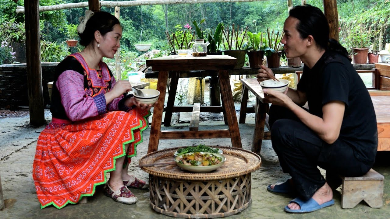 Vang Hoa prepares many dishes from pumpkin according to traditional recipes.