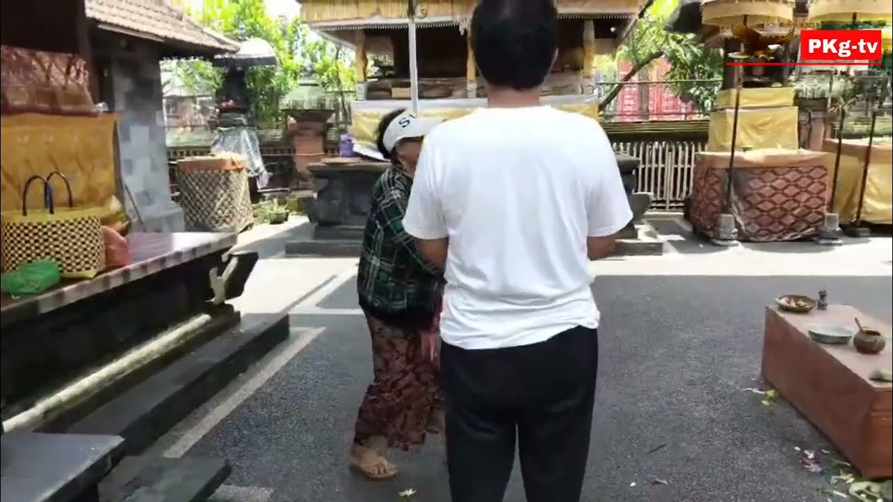 Beginilah Cara Ibadah Ummat Hindu Pulau Dewata 