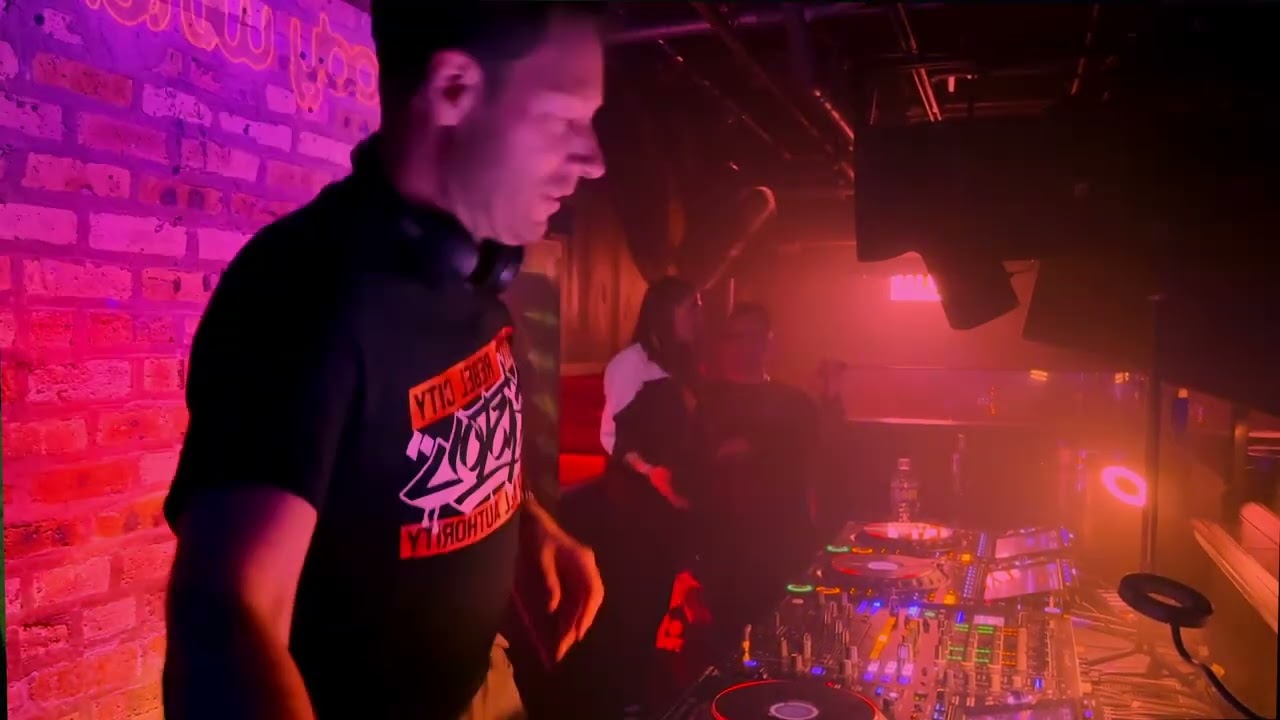 005 : Jody Wisternoff Live at Spybar Chicago  , USA - 14th November 2025