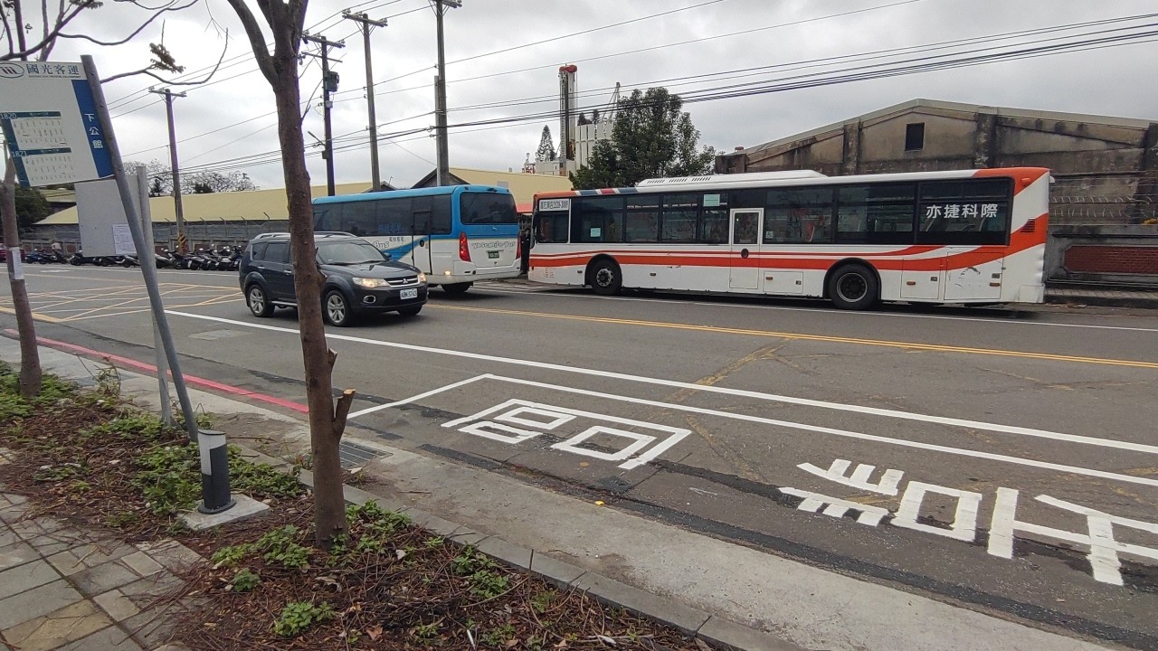 20260217 亦捷科際5633A 迴轉 (科技)新竹縣公車快捷6 停靠下公館站 MOV 1341