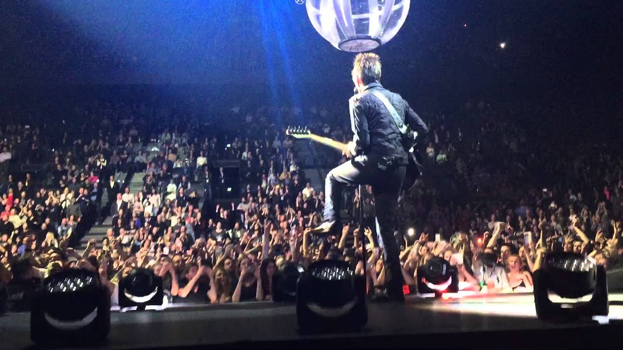 Muse - Psycho (Live @ Bercy, Paris - 27 février 2016)
