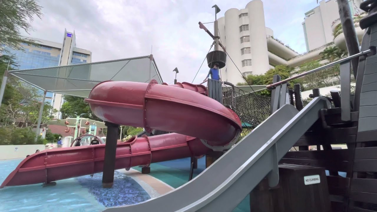 Walk around Shangri-La Hotel Singapore Splash Zone