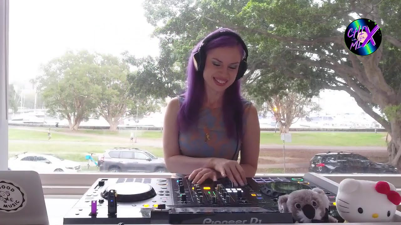 Ibiza Beach House Vibes in Sydney - LIVE DJ Set with Leila Hassan ( House Music Mix ) November 2024