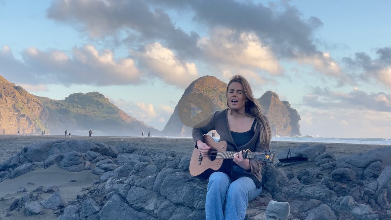 Cassie Henderson - Whatever (Acoustic at Piha Beach 🇳🇿)