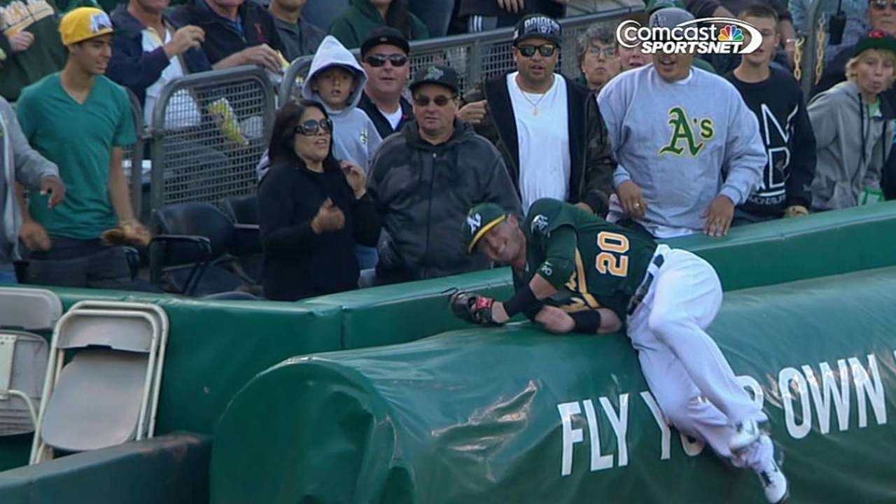 Donaldson makes a terrific catch at the tarp