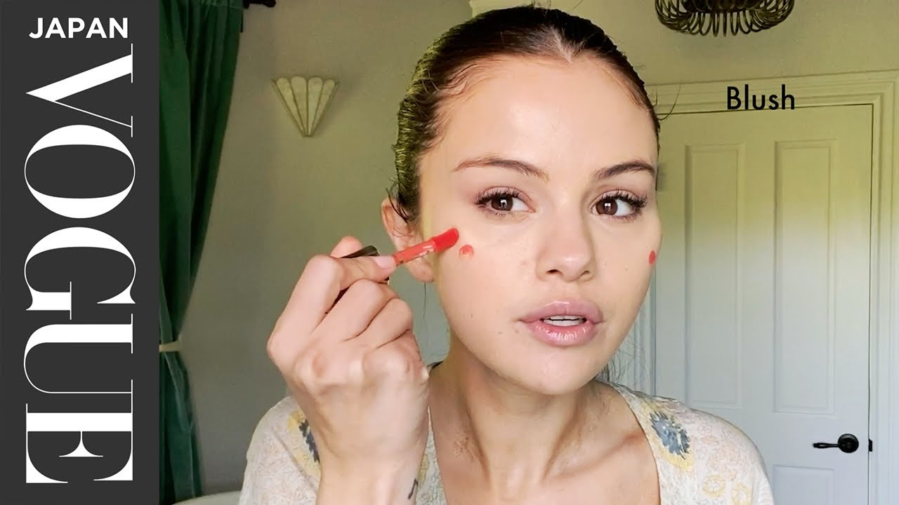 セレーナ・ゴメスの健康肌の秘訣とパーフェクト・キャットアイメイク。| Beauty Secrets | VOGUE JAPAN