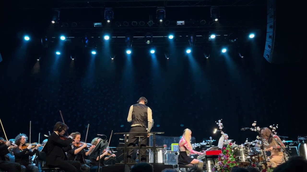 DOMi & JD Beck + Metropole Orkest - NOT TiGHT (Live at TivoliVredenburg)