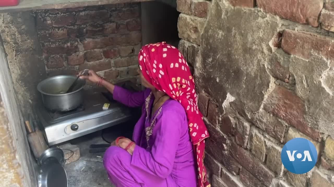 In India, Soaring Prices of Cooking Gas Reverse Gains in Tackling Deadly Kitchen Smoke