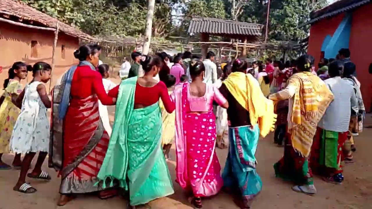 नया साल के अवसर पर नगड़ा नाच 