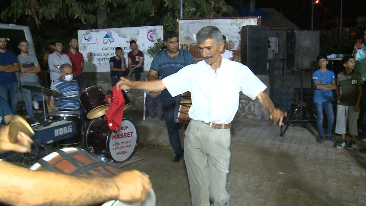 oyuncu dedigin böyle oynar Yesemek Grup hasret Köyü (özgürvideo iletişim:05418479014) İslahiye