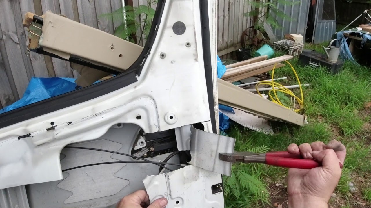 Nissan Elgrand Door Lock Removal E51