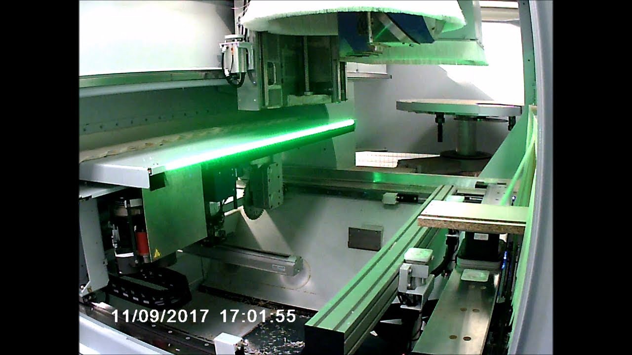 Placage de chant avec une HOMAG BMG 311 EasyEdge et woodCAD/CAM