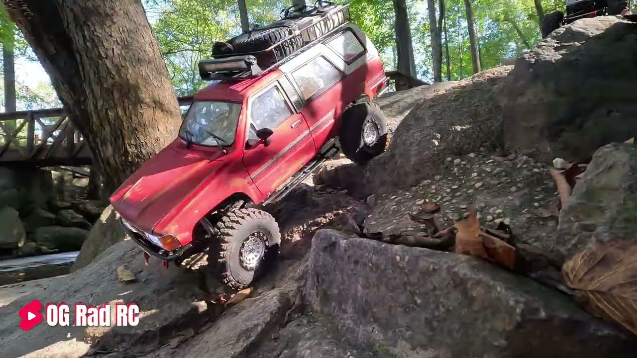 Unbelievable RC Crawler Tackles Epic Trailing Lines!