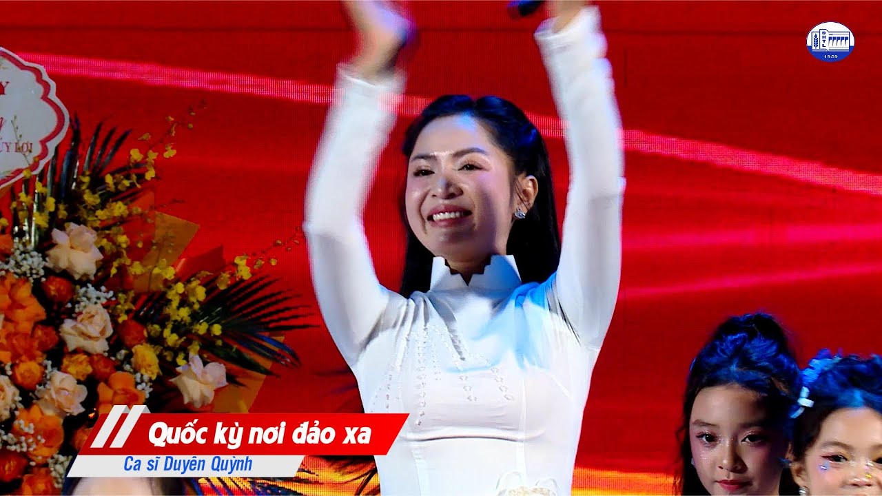 Quốc kỳ nơi đảo xa - Duyên Quỳnh cháy sáng trên sân khấu TLU