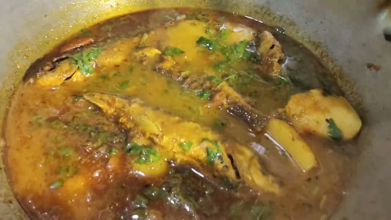 @Aaj Maine banai hai machhali aalu ke jhol 😋👌🏻