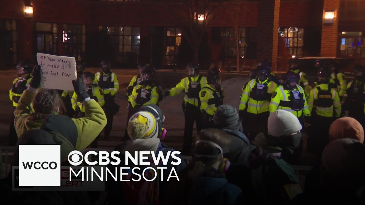 University of Minnesota students make noise outside suspected ICE agents' hotel on campus