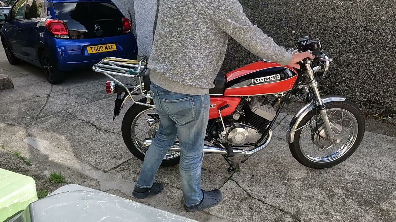 Benelli 250 2C start up