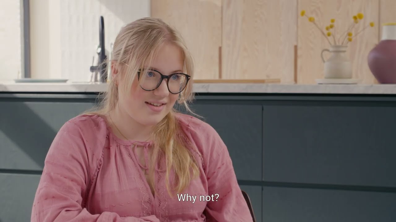 Lola-Kay (16) and her mother about loneliness