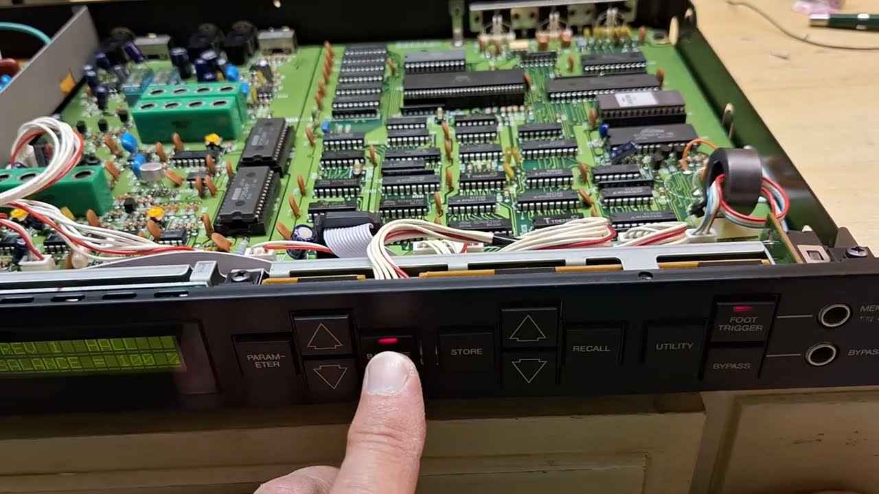 Yamaha SPX-90 Quick Battery Replacement and Circuitry Review