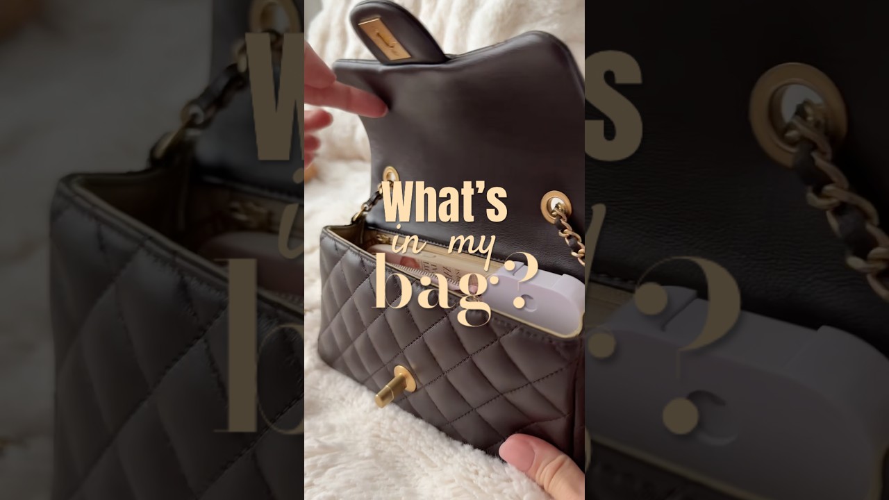 what&rsquo;s in my bag? 🩰 chic girl essentials #whatsinmybag #shorts #whatsinmypurse  #essentials