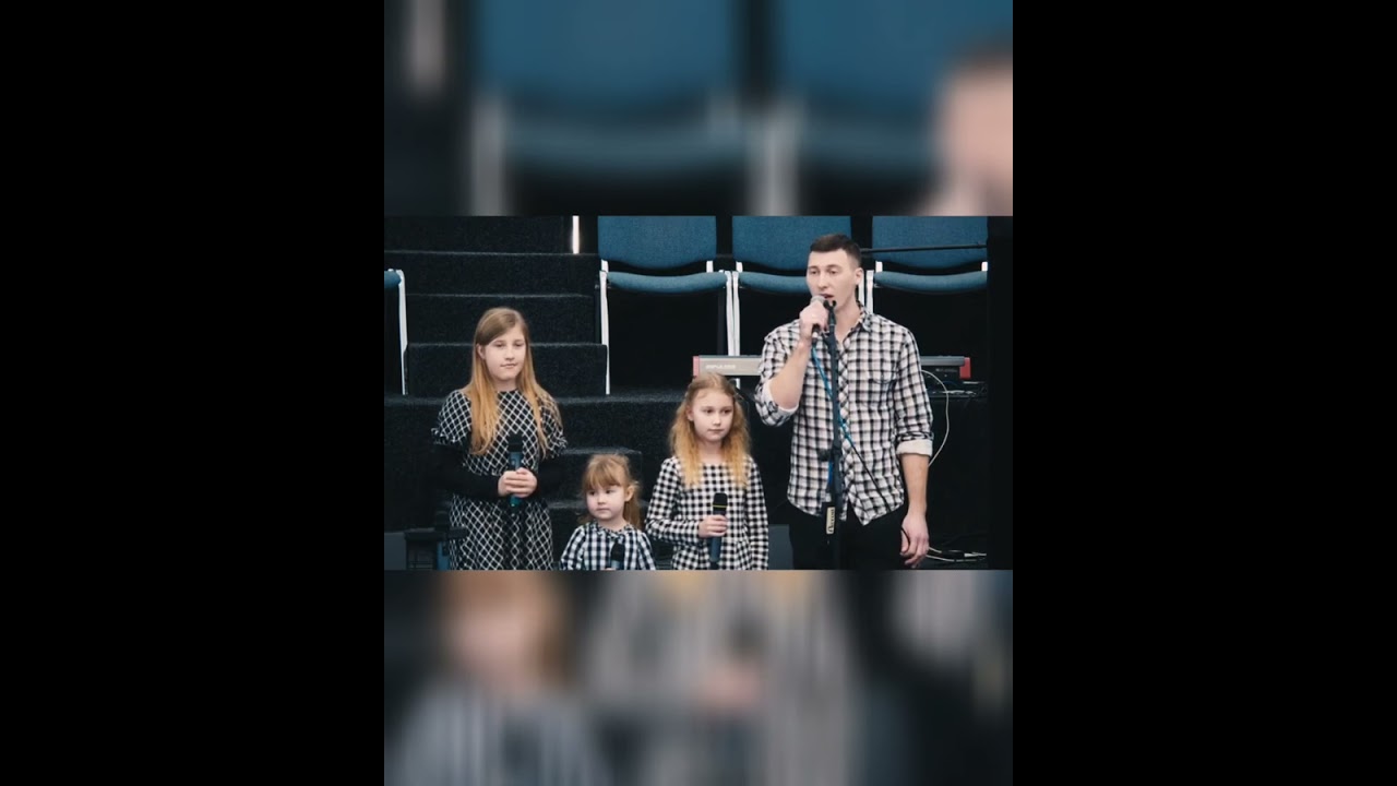 А весна ніжна чарівна