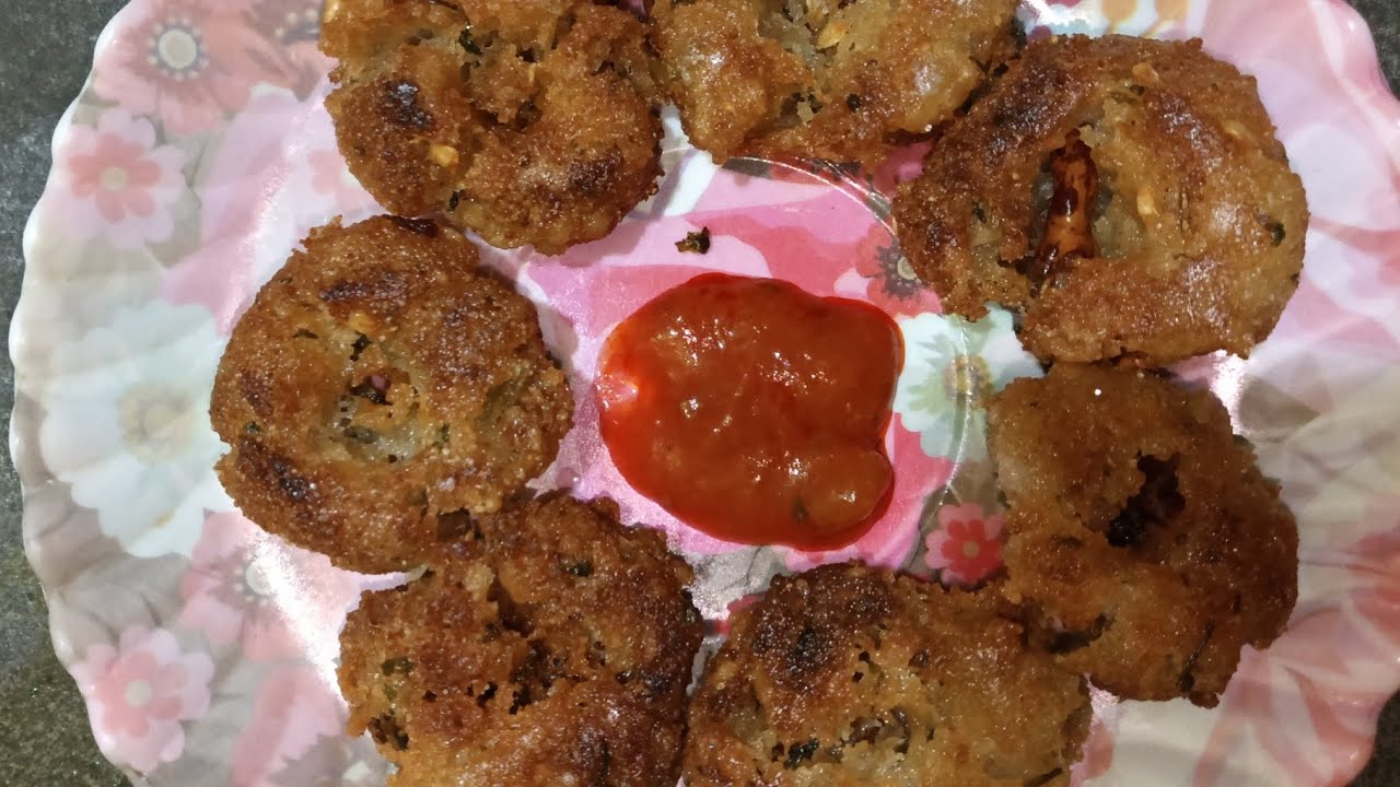 বাড়িতে সুজি থাকলে বিকালে টিফিনটা এইভাবে বানিয়ে নিন ছোট থেকে বড় সবাই খেতে মজা পাবে#recipe#cooking 