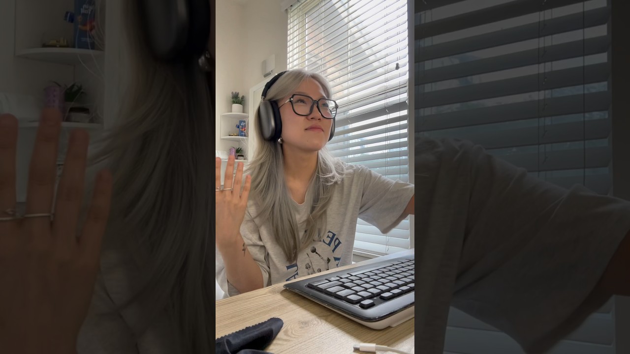 what it&rsquo;s like working from home as an IT Accountant 💼💻🎧 #shorts #dailyvlog