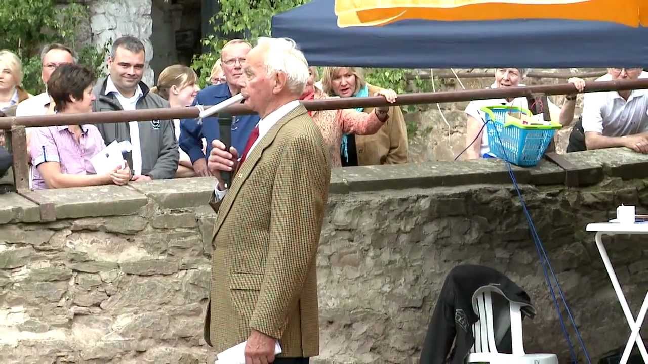 Begr&uuml;&szlig;ung zur 50. Fohlenschau im Gest&uuml;t H&auml;melschenburg