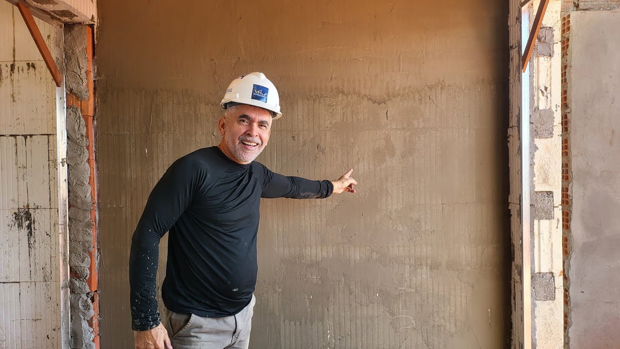 Reboco Flexível,1 °demão desse material fantástico da @GRUPOICF diga não as trincas do reboco...