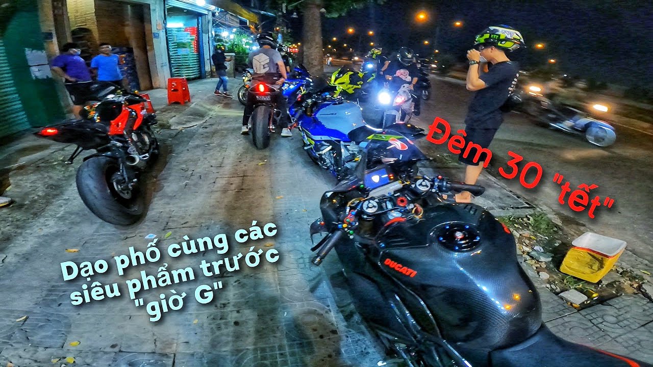 Dạo phố đêm 30 