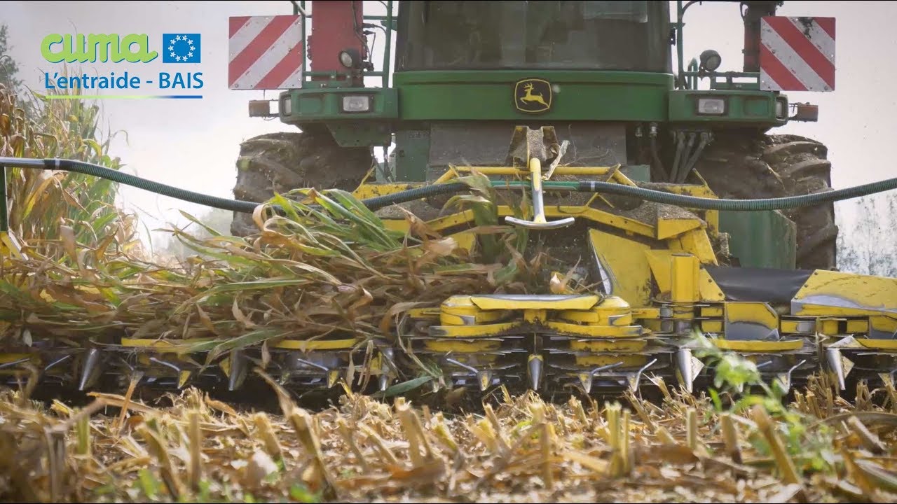 Ensilage de ma&iuml;s 2017 I CUMA de Bais I Montez le son !
